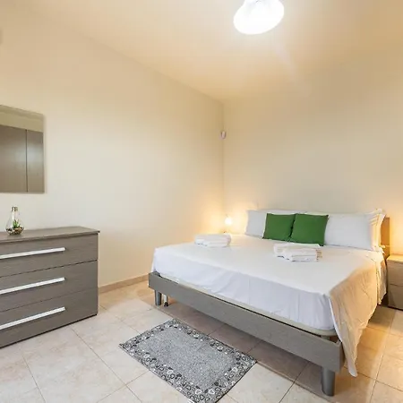 Cozy Apartment Beside Beaches 아파트 고네사