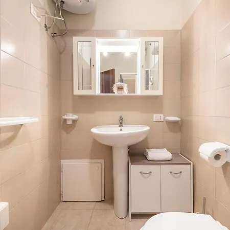 Cozy Apartment Beside Beaches 아파트
