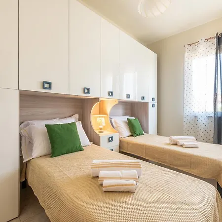 Cozy Apartment Beside Beaches 아파트 고네사