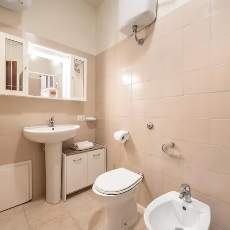 Cozy Apartment Beside Beaches 아파트 *